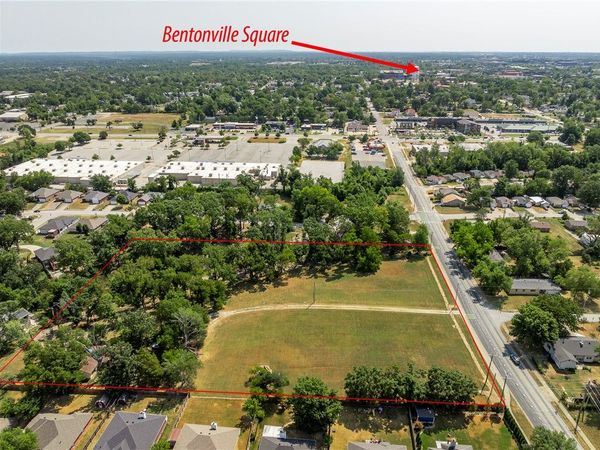 1208 NW 3rd Street, Bentonville, AR 72712