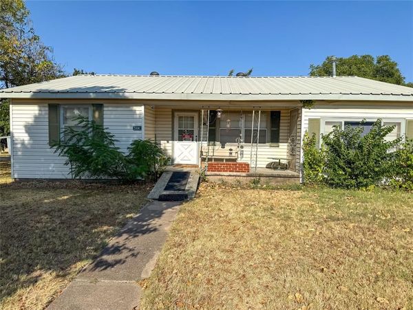 504 S Hall Street, Montague, TX 76251