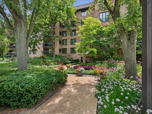 3741 Mission Hills Road , Unit 208, Northbrook, IL 60062