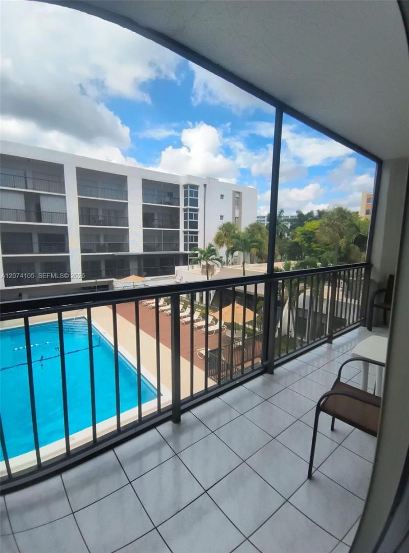201 178th Dr , Unit 326, Sunny Isles Beach, FL 33160 Photo