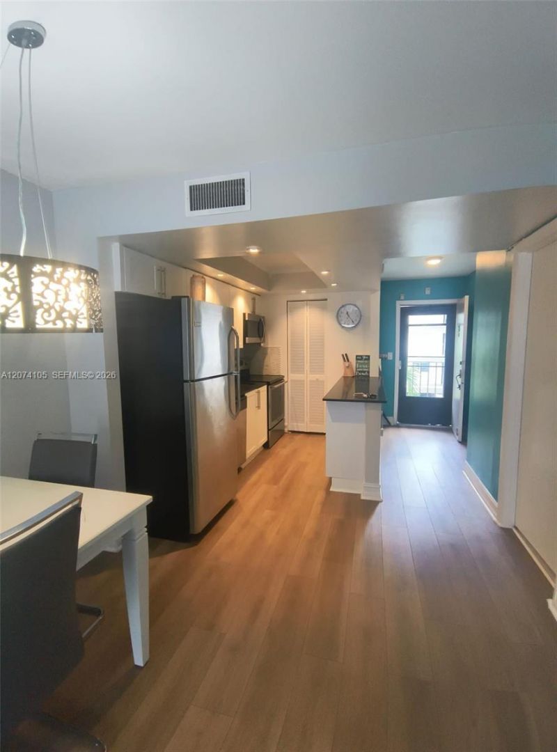 201 178th Dr , Unit 326, Sunny Isles Beach, FL 33160 Photo