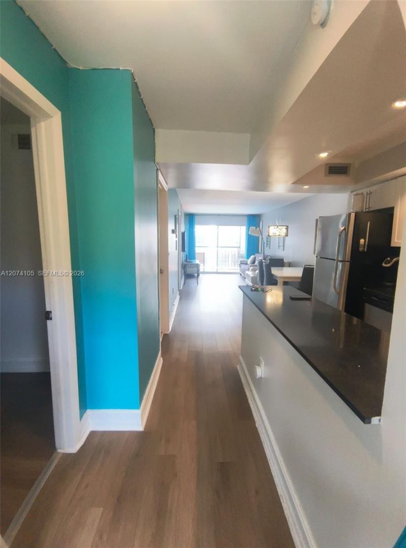 201 178th Dr , Unit 326, Sunny Isles Beach, FL 33160 Photo