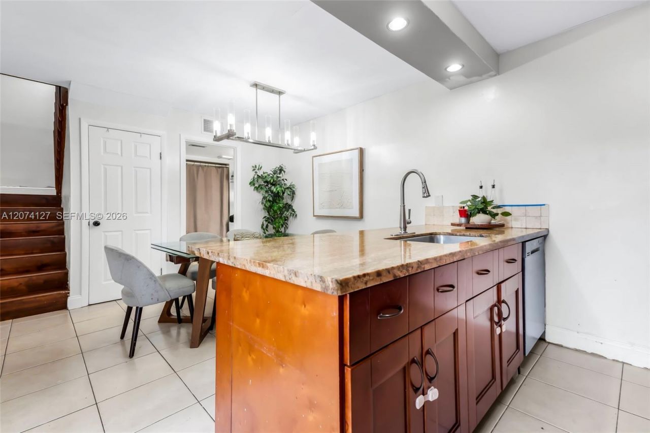 804 SW 119th Way , Unit 804, Davie, FL 33325 Photo