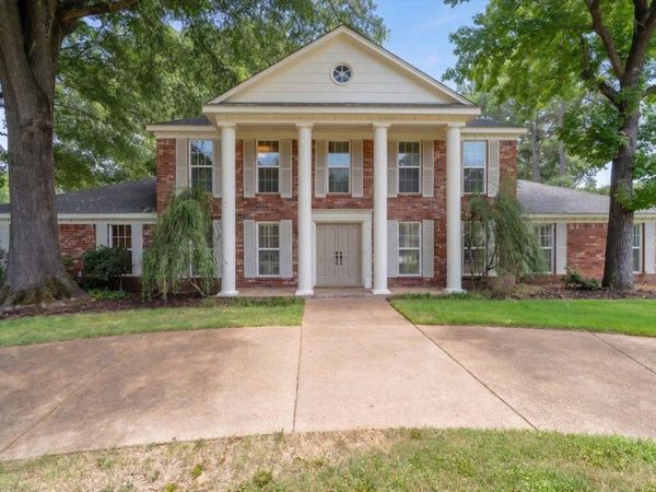 1290 PEBBLE CREEK LN, Memphis, TN 38120