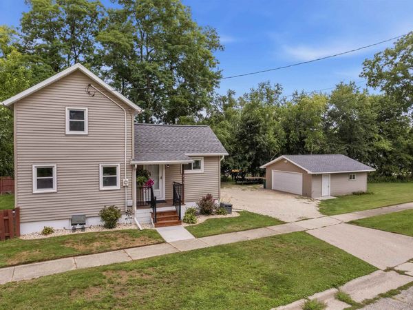216 E Lawton Street, Edgerton, WI 53534