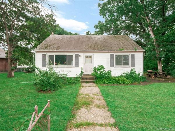 130 Lemon Street , Central Islip, NY 11722
