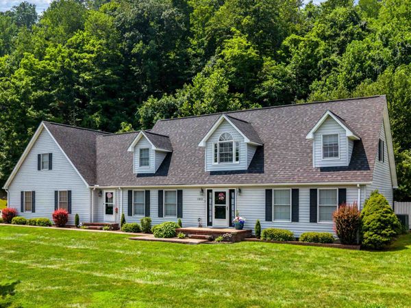 565 County Road 31, Chesapeake, OH 45619