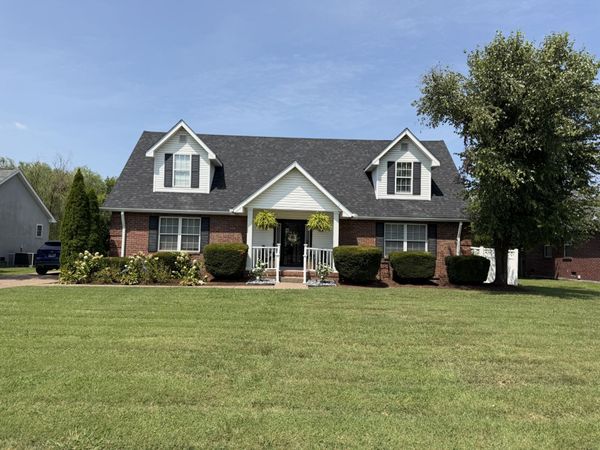 120 Summerlin Dr , Gallatin, TN 37066