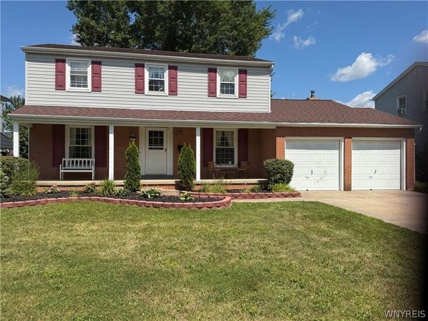 64 Robin Hill Dr Drive , Williamsville, NY 14221