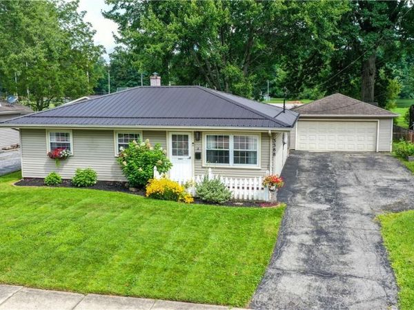 3388 Olian Avenue NW, Warren, OH 44485