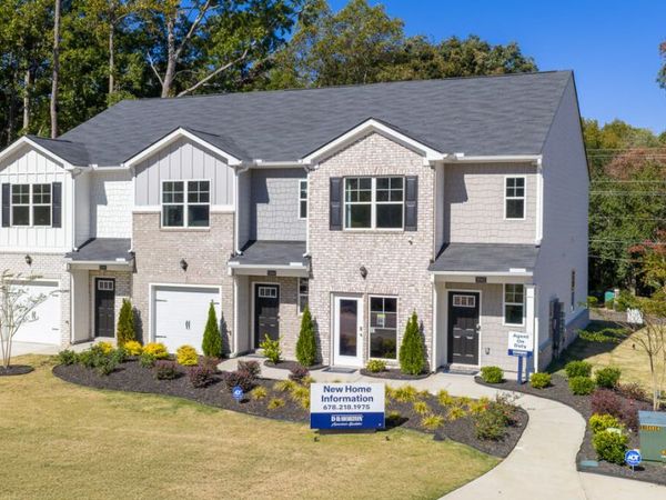 2260 Moss Hill Rd, Stone Mountain, GA 30088
