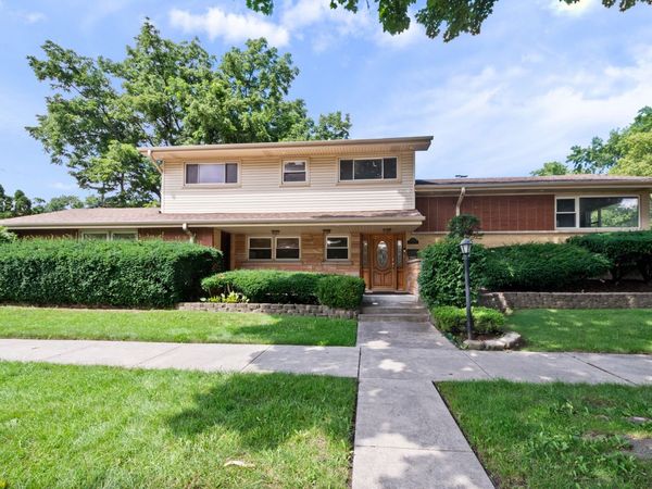 600 FLORENCE Drive , Park Ridge, IL 60068