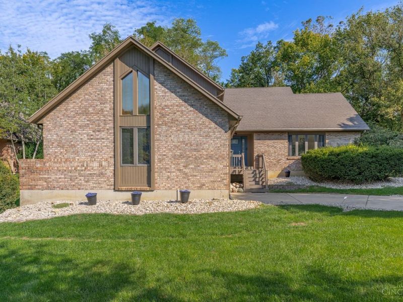 1828 W Tamarron Court, Clearcreek Township, OH 45066 Photo 1
