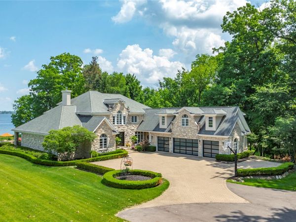 4326 COMMERCE Road , Orchard Lake Village, Mi 48324