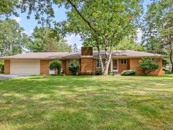 5860 Wright Drive, Troy, Mi 48098