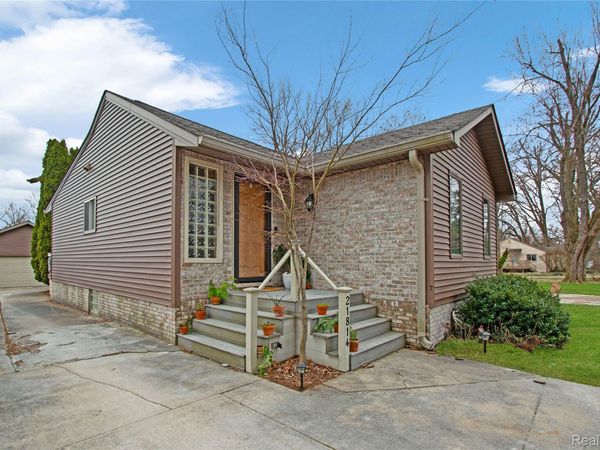 21814 Parker Street, Farmington Hills, Mi 48336