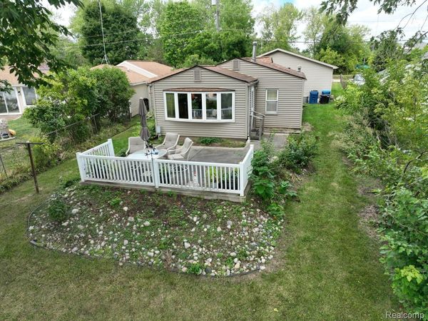 11463 Barnum Lake Road, Fenton Township, Mi 48430