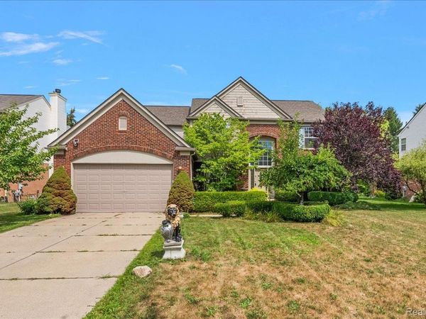 34827 Fontana Drive, Sterling Heights, Mi 48312