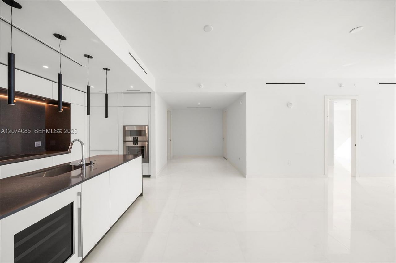 300 Biscayne Blvd Way, Unit 4605, Miami, FL 33131 Photo