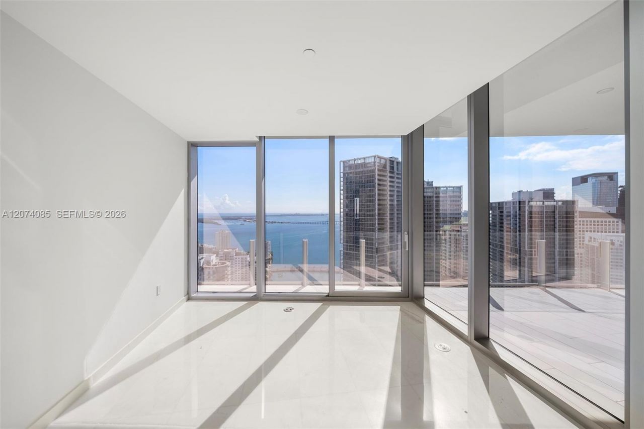 300 Biscayne Blvd Way, Unit 4605, Miami, FL 33131 Photo