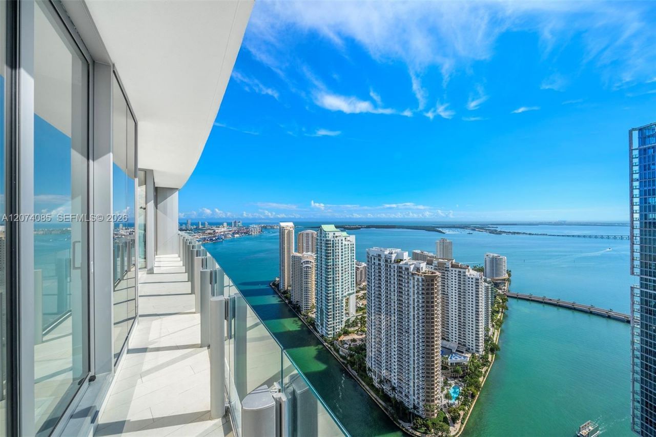300 Biscayne Blvd Way, Unit 4605, Miami, FL 33131 Photo
