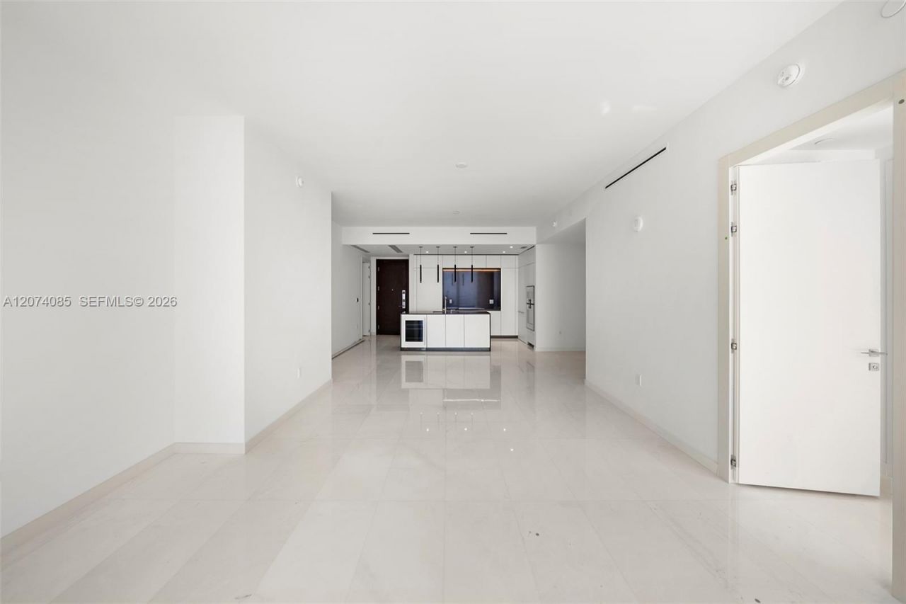 300 Biscayne Blvd Way, Unit 4605, Miami, FL 33131 Photo