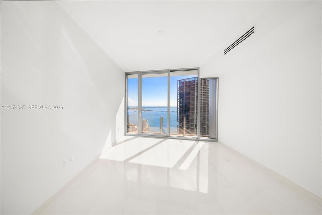 300 Biscayne Blvd Way, Unit 4605, Miami, FL 33131 Photo