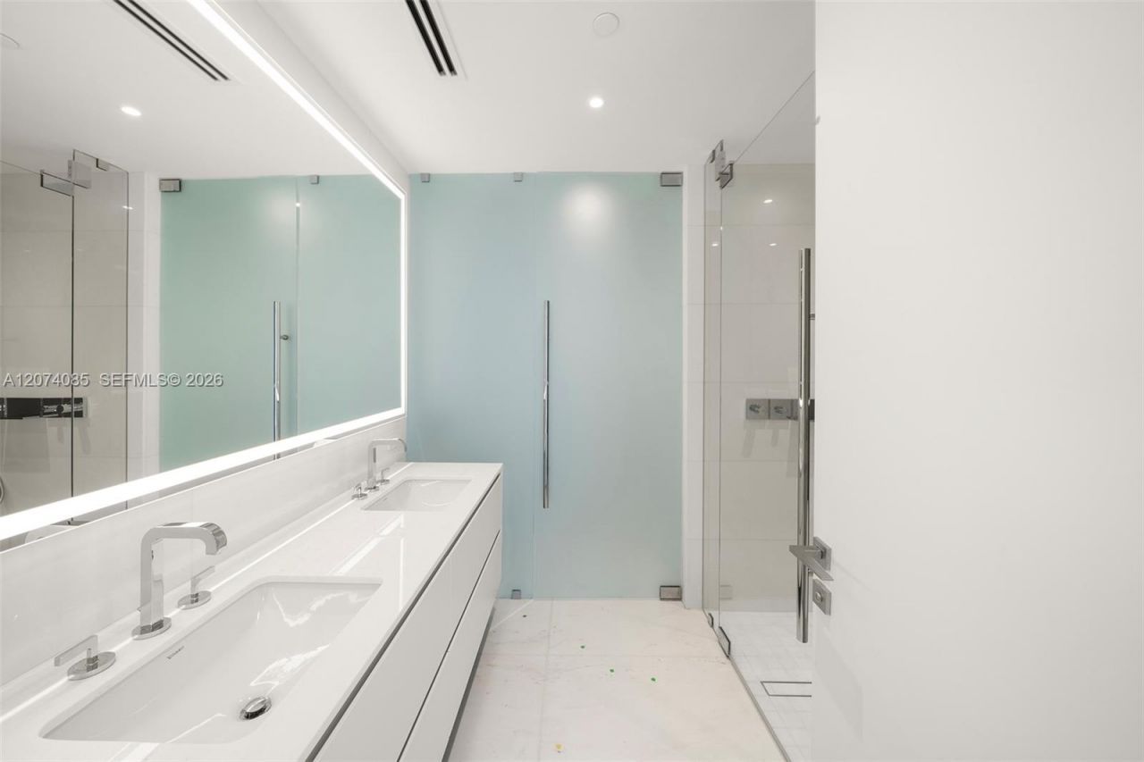 300 Biscayne Blvd Way, Unit 4605, Miami, FL 33131 Photo