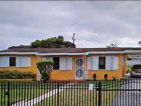 3930 NW 195th St , Miami Gardens, FL 33055