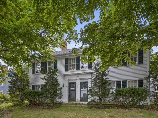19 Eastern Ave, Essex, MA 01929