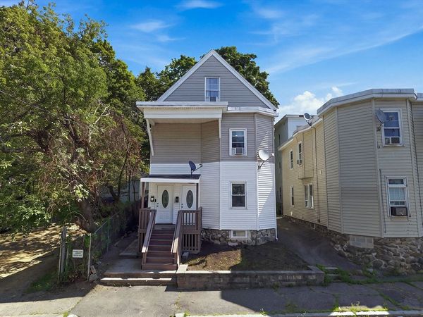 127-129 Cedar St, Haverhill, MA 01830