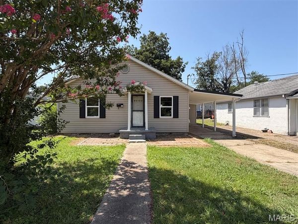 324 S Sassafrass Street , Dexter, MO 63841