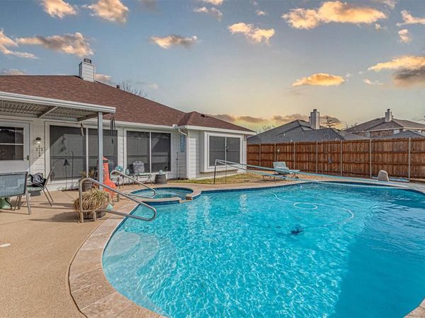 2812 Preston Creek, Mesquite, TX 75181