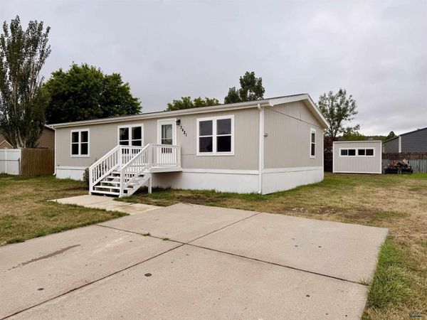 3421 CHIEF DR, Rapid City, SD 57701
