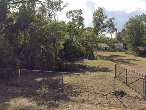 8711 NAVAJO AVENUE , TAMPA, FL 33637