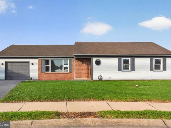 209 BIRCH CIRCLE, NEW HOLLAND, PA 17557