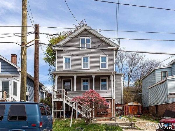 71 Blackhall , New London, CT 06320