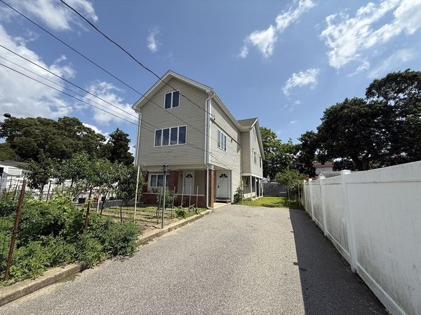 54 Pleasant St, Unit B, Wareham, MA 02571