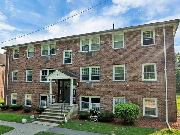 8 Carriage Hill Rd, Unit 17, Amesbury, MA 01913