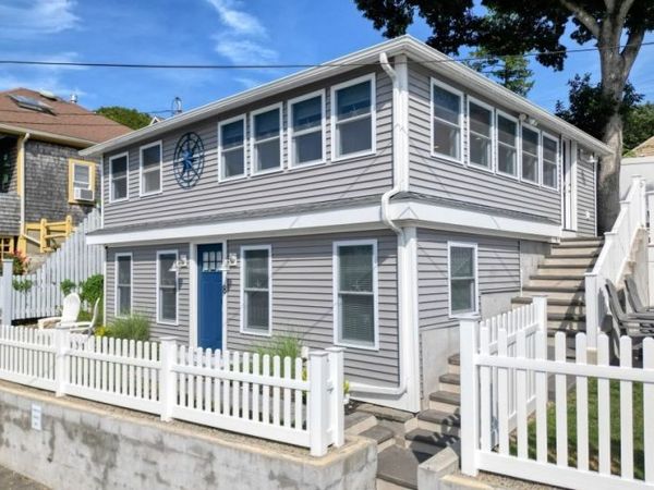 8 Green St, Wareham, MA 02558
