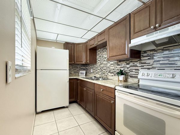 200 BONNIE Boulevard, Unit 117, Palm Springs, FL 33461