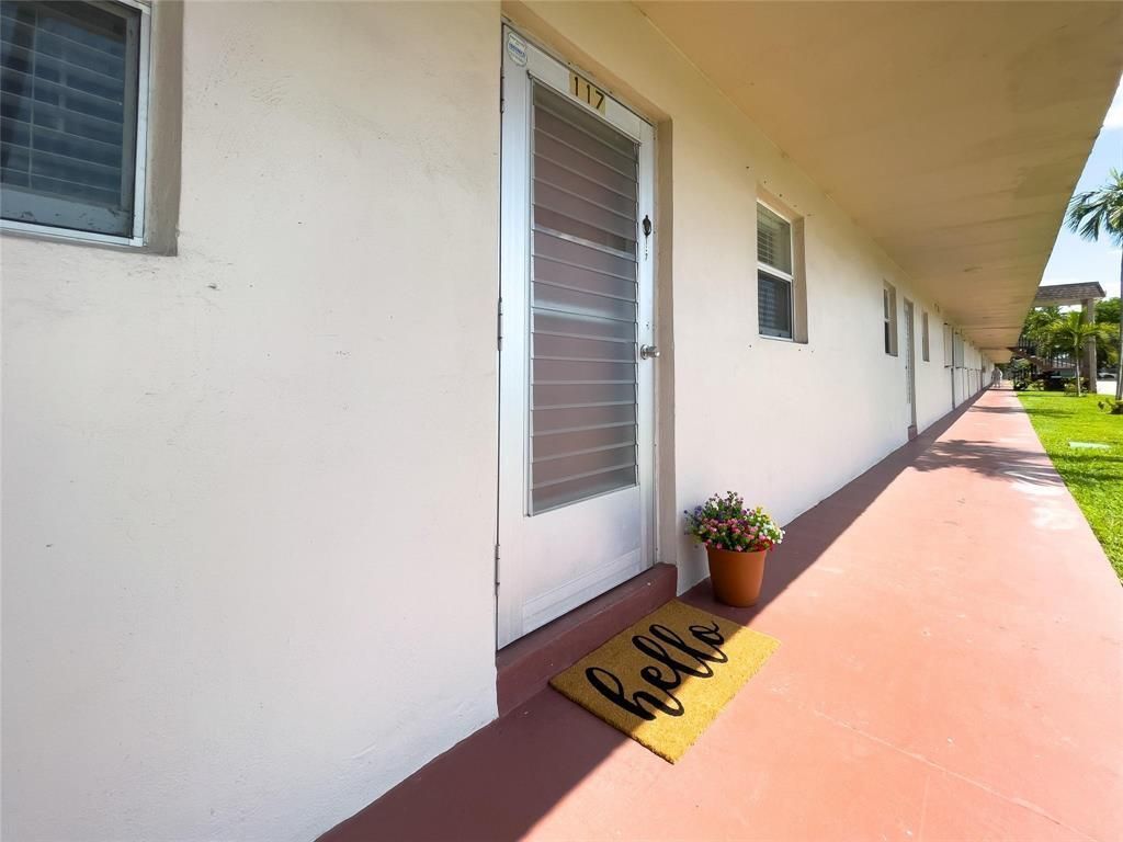 200 Bonnie Boulevard, Unit 117, Palm Springs, FL 33461 Photo