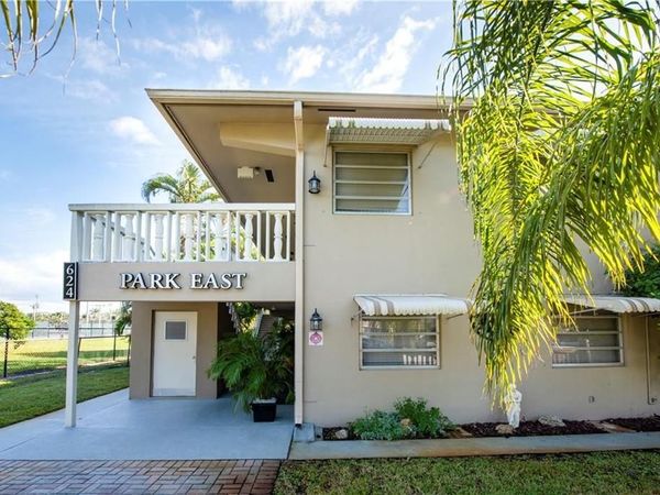 624 NE 10th Avenue, Unit 5, Fort Lauderdale, FL 33304