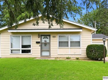 3716 S 92nd Street, Omaha, NE 68124