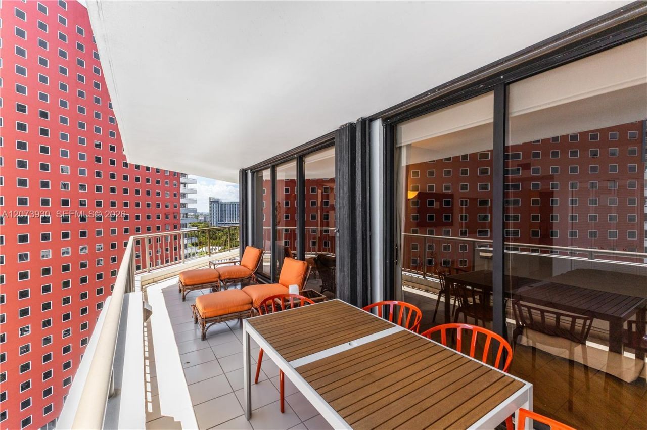 1581 Brickell Ave , Unit 1105, Miami, FL 33129 Photo