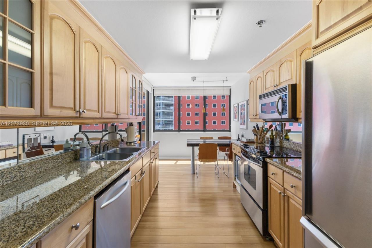 1581 Brickell Ave , Unit 1105, Miami, FL 33129 Photo