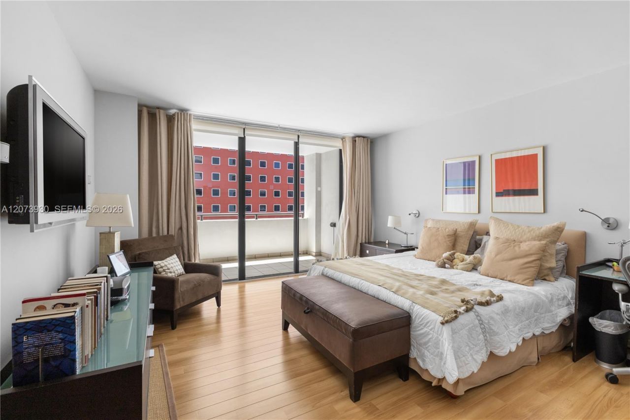 1581 Brickell Ave , Unit 1105, Miami, FL 33129 Photo