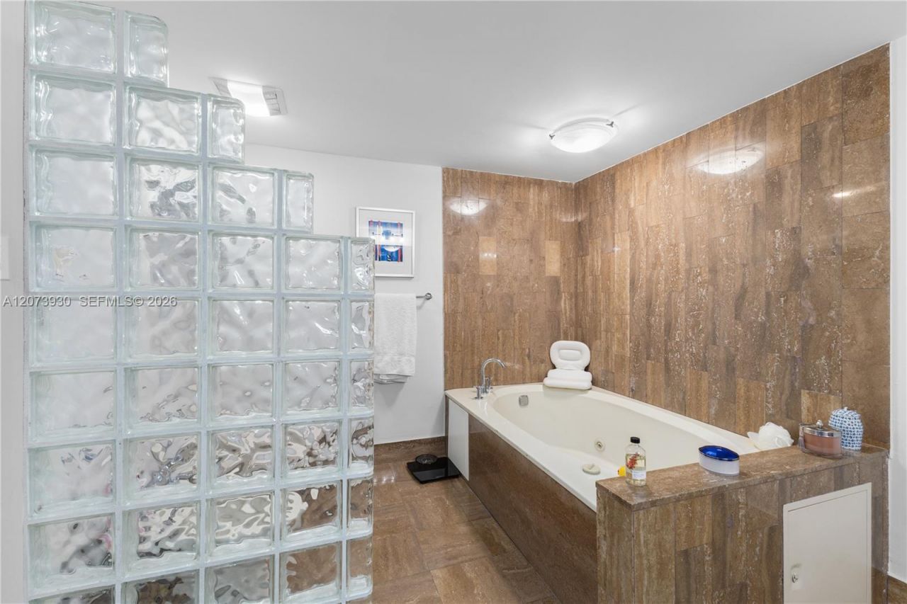 1581 Brickell Ave , Unit 1105, Miami, FL 33129 Photo