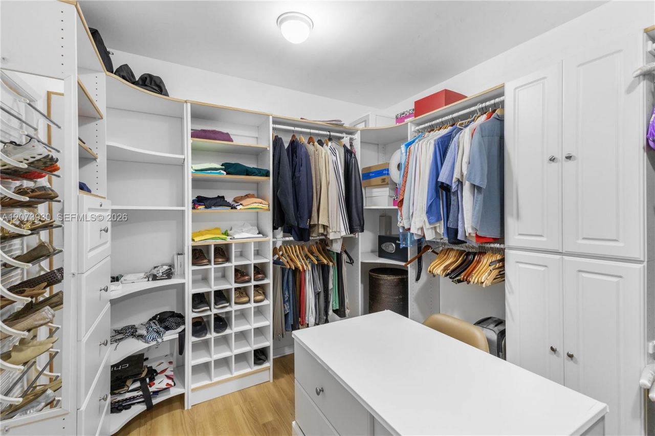 1581 Brickell Ave , Unit 1105, Miami, FL 33129 Photo