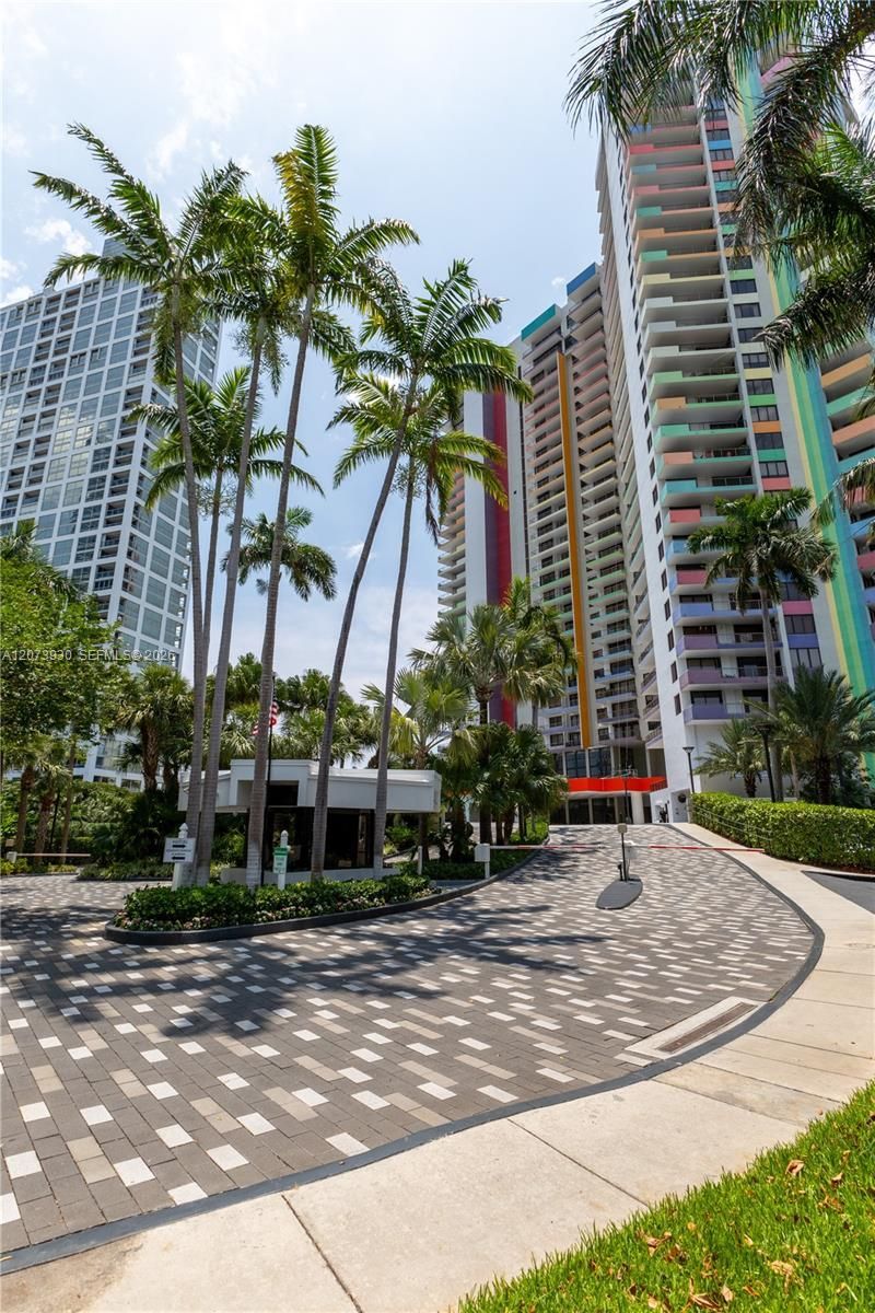1581 Brickell Ave , Unit 1105, Miami, FL 33129 Photo